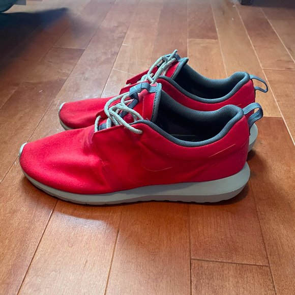 NIKE ROSCHE (RED/BEIGE) SIZE 10 - Picture 1 of 5